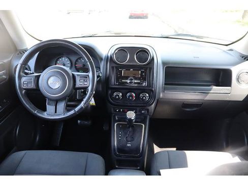 Used 2012 Jeep Patriot Latitude FWD image 8