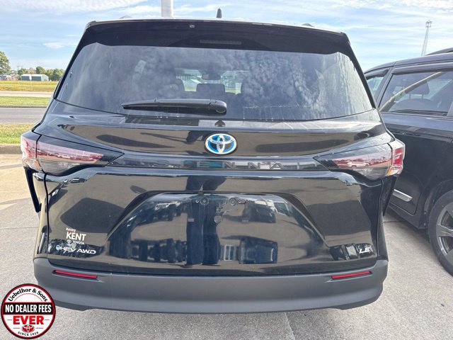 Certified 2025 Toyota Sienna LE w/ LE Plus Package AWD/4WD image 9