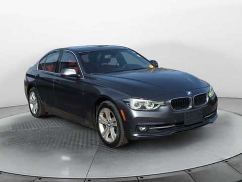 Used 2018 BMW 330i xDrive Sedan w/ Convenience Package image 7