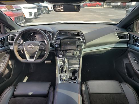 Used 2023 Nissan Maxima SR w/ Sport Mat Group FWD image 13