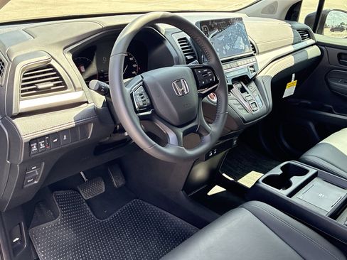 Certified 2026 Honda Odyssey EX-L image 2