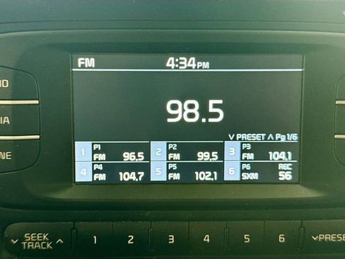 Used 2017 Kia Soul Base image 14