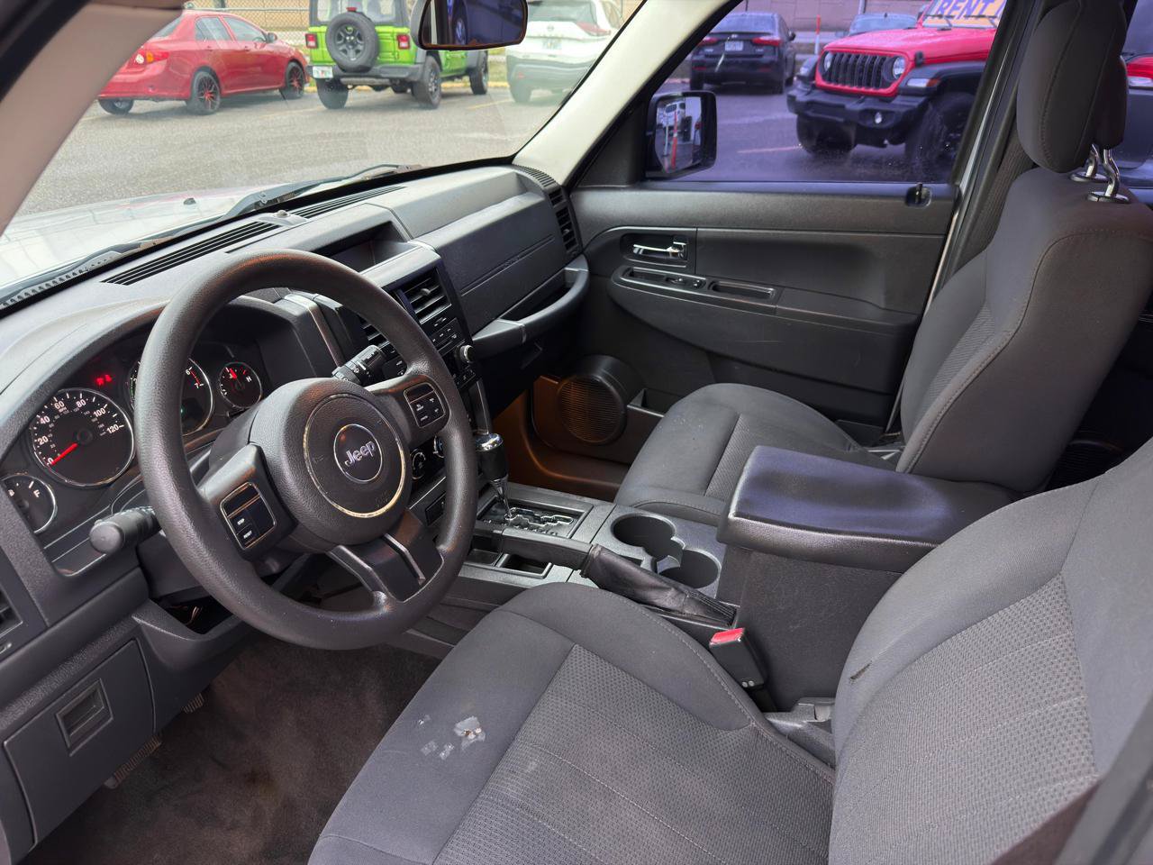 Used 2011 Jeep Liberty Sport RWD image 13