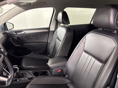 Used 2024 Volkswagen Tiguan SE image 26