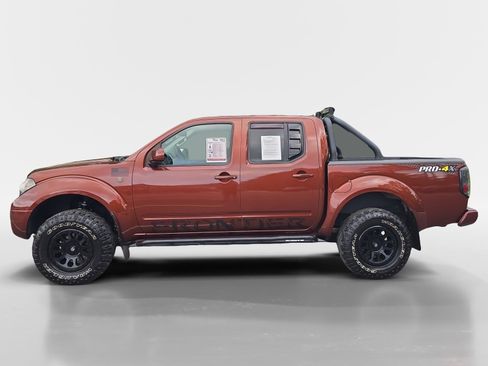 Used 2017 Nissan Frontier PRO-4X AWD/4WD image 2