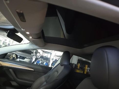 Used 2023 Tesla Model 3 Standard Range RWD image 9