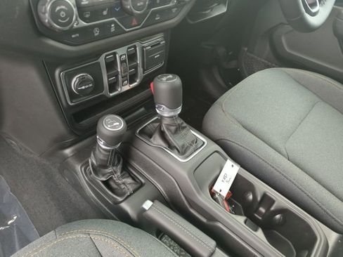 New 2026 Jeep Wrangler Unlimited Sport w/ Convenience Group AWD/4WD image 21
