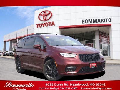 Used 2021 Chrysler Pacifica Touring-L w/ Premium & Safety Sphere Group