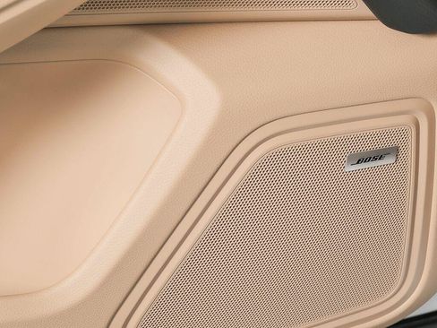 Certified 2026 Porsche Macan Turbo AWD/4WD image 7