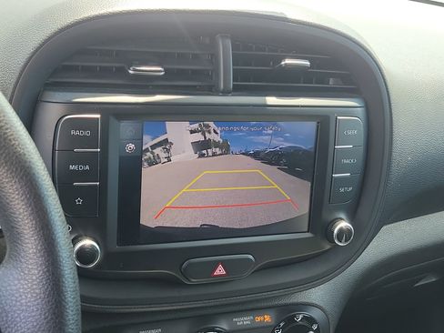 Used 2023 Kia Soul LX w/ LX Technology Package image 28