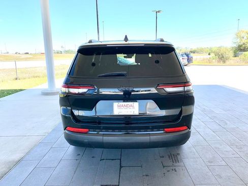 Used 2025 Jeep Grand Cherokee L Altitude image 6