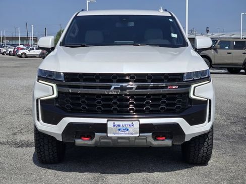 Used 2021 Chevrolet Tahoe Z71 w/ Luxury Package AWD/4WD image 2
