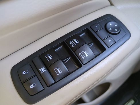 Used 2017 Jeep Grand Cherokee Limited AWD/4WD image 24
