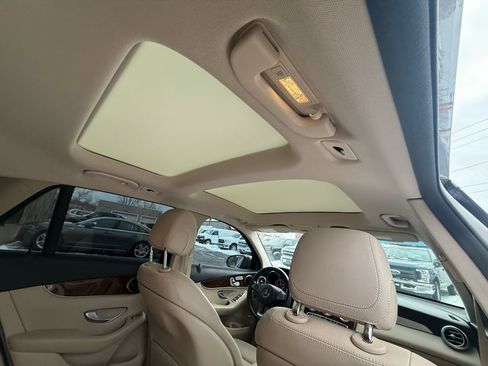 Used 2019 Mercedes-Benz GLC 300 4MATIC image 22