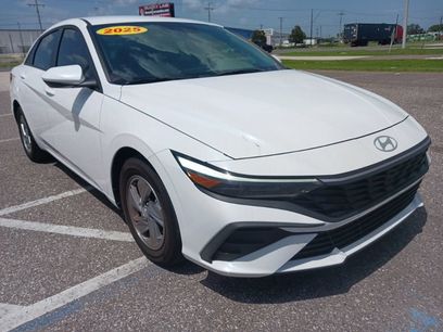 Used 2025 Hyundai Elantra SE