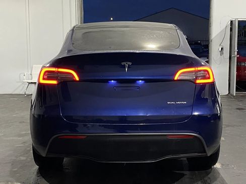 Used 2022 Tesla Model Y Long Range image 3