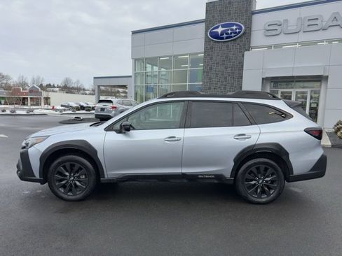 Used 2023 Subaru Outback Onyx Edition image 7