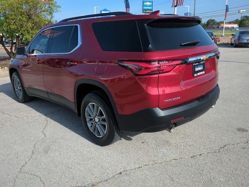 Used 2023 Chevrolet Traverse LT FWD image 5