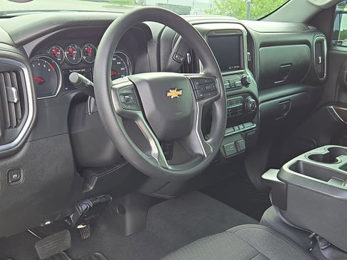 Used 2020 Chevrolet Silverado 1500 LT AWD/4WD image 17