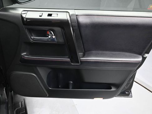 Used 2017 Toyota 4Runner TRD Off-Road image 33