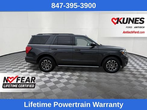 Used 2023 Ford Expedition XLT image 4