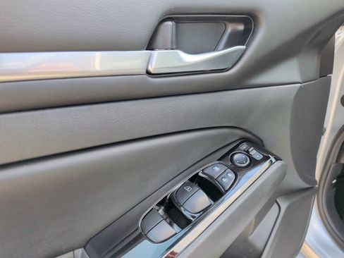 Used 2023 Nissan Altima 2.5 SV FWD image 10