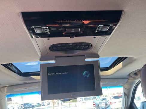 Used 2016 Cadillac Escalade Premium image 17