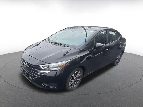 Used 2025 Nissan Versa SV image 7