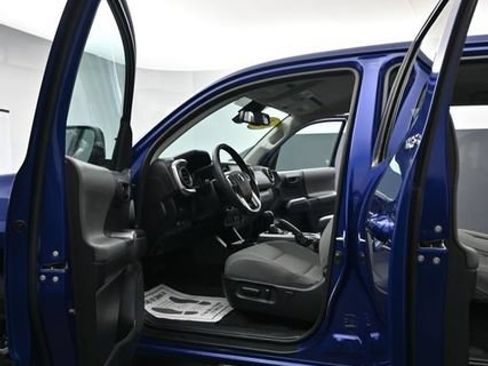 Used 2023 Toyota Tacoma SR5 AWD/4WD image 13