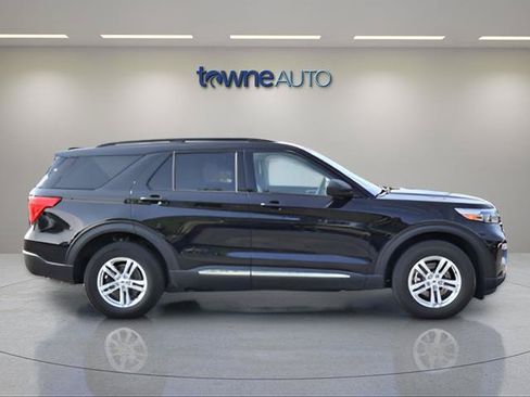 Used 2023 Ford Explorer XLT w/ Equipment Group 202A AWD/4WD image 8
