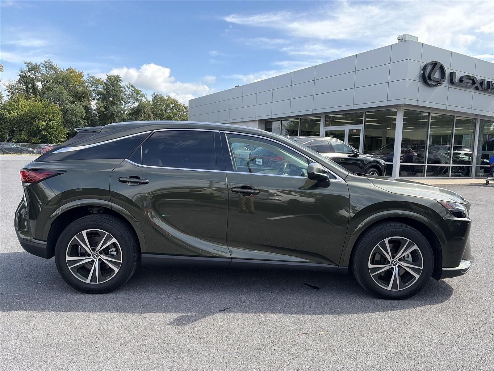 Used 2024 Lexus RX 350 Premium w/ Accessory Package (Z1) AWD/4WD image 6