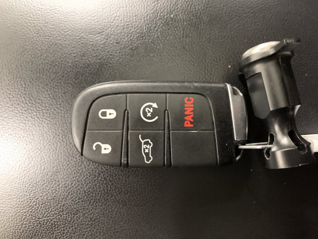 Used 2018 Jeep Grand Cherokee Altitude AWD/4WD image 32