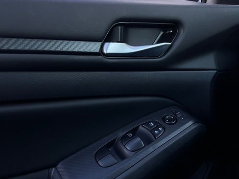 Used 2025 Nissan Altima 2.5 SV image 21