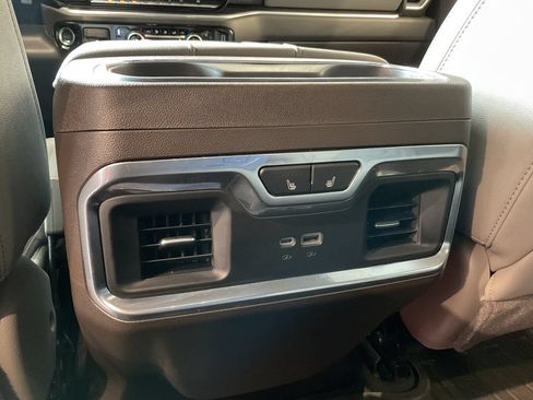 Used 2025 GMC Sierra 1500 SLT w/ SLT Premium Plus Package AWD/4WD image 34