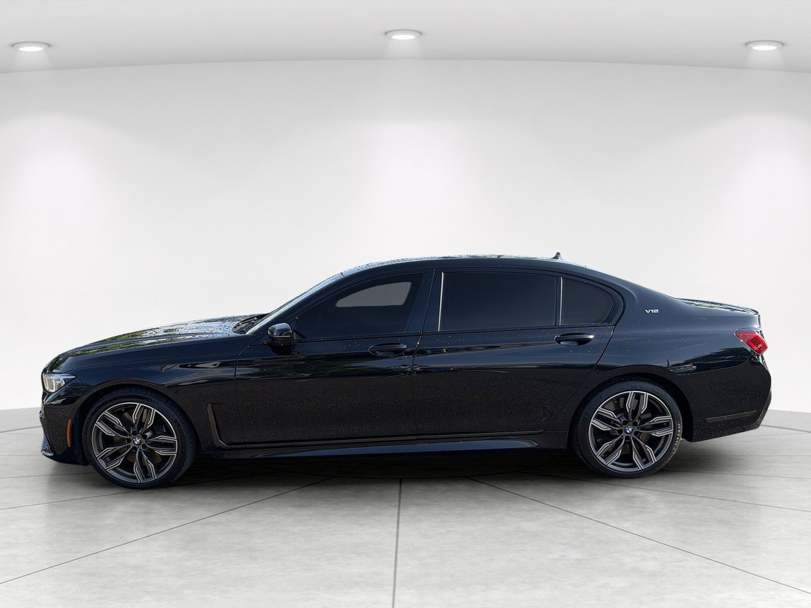 Used 2022 BMW M760i xDrive AWD/4WD image 7