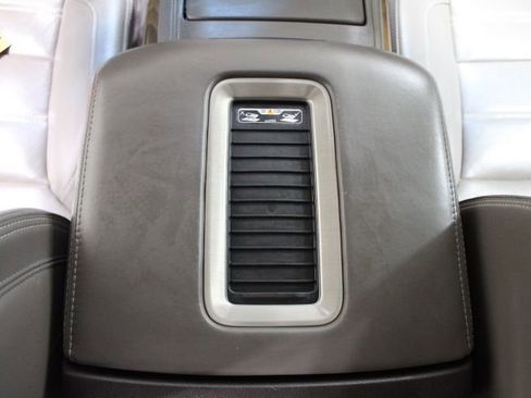 Used 2019 GMC Yukon Denali w/ Denali Ultimate Package image 32