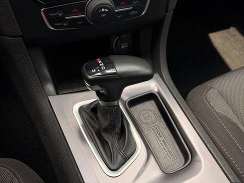 Used 2022 Dodge Charger SXT RWD image 37