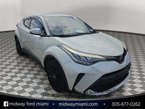 Used 2020 Toyota C-HR LE FWD image 1