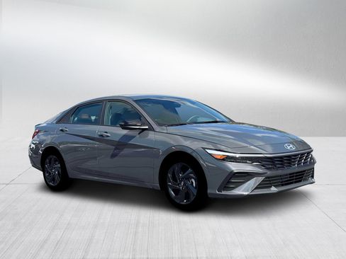 New 2026 Hyundai Elantra Sport image 10