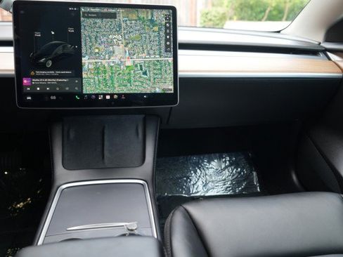 Used 2021 Tesla Model 3 Long Range AWD/4WD image 11