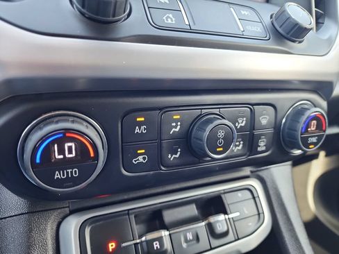 Certified 2023 GMC Acadia SLT AWD/4WD image 19