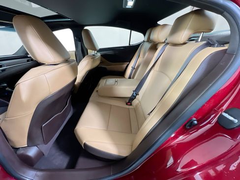 Used 2021 Lexus ES 300h w/ Premium Package FWD image 24