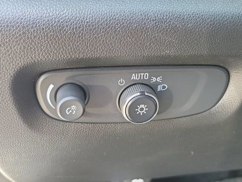 Used 2022 Chevrolet Traverse LT AWD/4WD image 21
