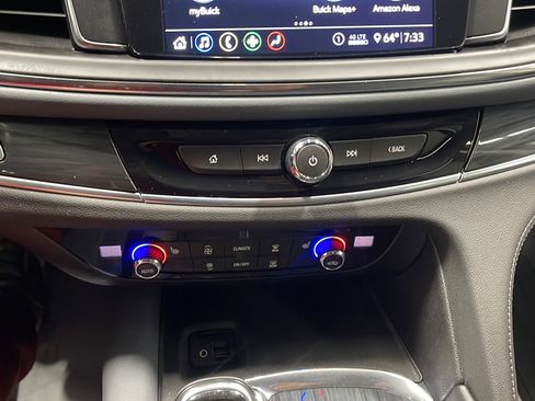 Used 2020 Buick Enclave Essence AWD/4WD image 10