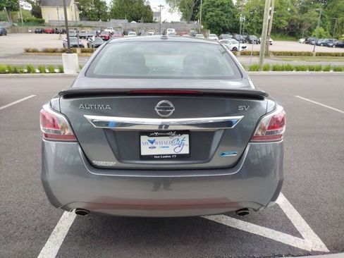 Used 2014 Nissan Altima 2.5 SV w/ Convenience Package FWD image 6