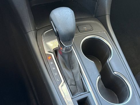 Used 2024 Chevrolet Equinox LT FWD image 31