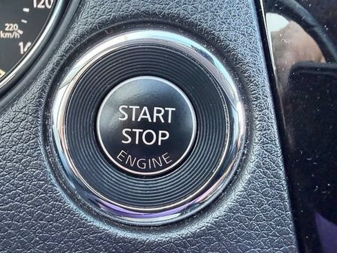 Used 2020 Nissan Rogue SV w/ Premium Package FWD image 24