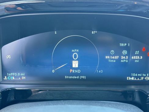 Used 2023 Lincoln Corsair FWD w/ Equipment Group 101A image 16