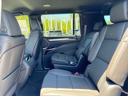 New 2026 Cadillac Escalade ESV 4WD image 10