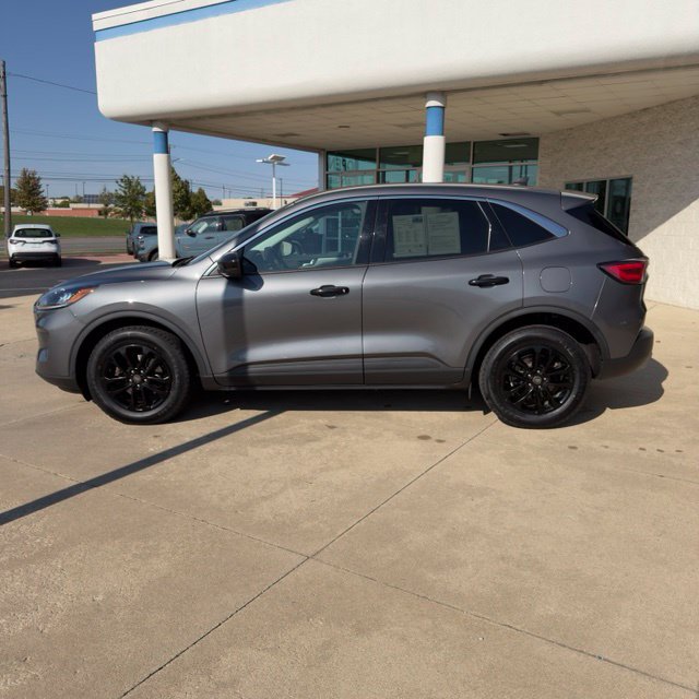 Used 2021 Ford Escape SE w/ Convenience Package AWD/4WD image 2